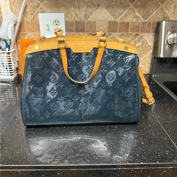 Authentic Louis Vuitton Dark Teal and Tan Vernis Women's Bag - Picture 2 of 11